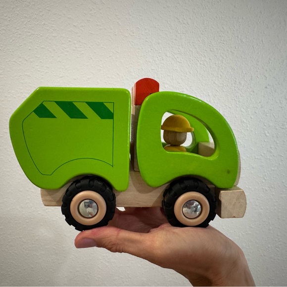 Goki wooden trucks in pristine condition! These retail at about $40 for one. - Picture 3 of 3
